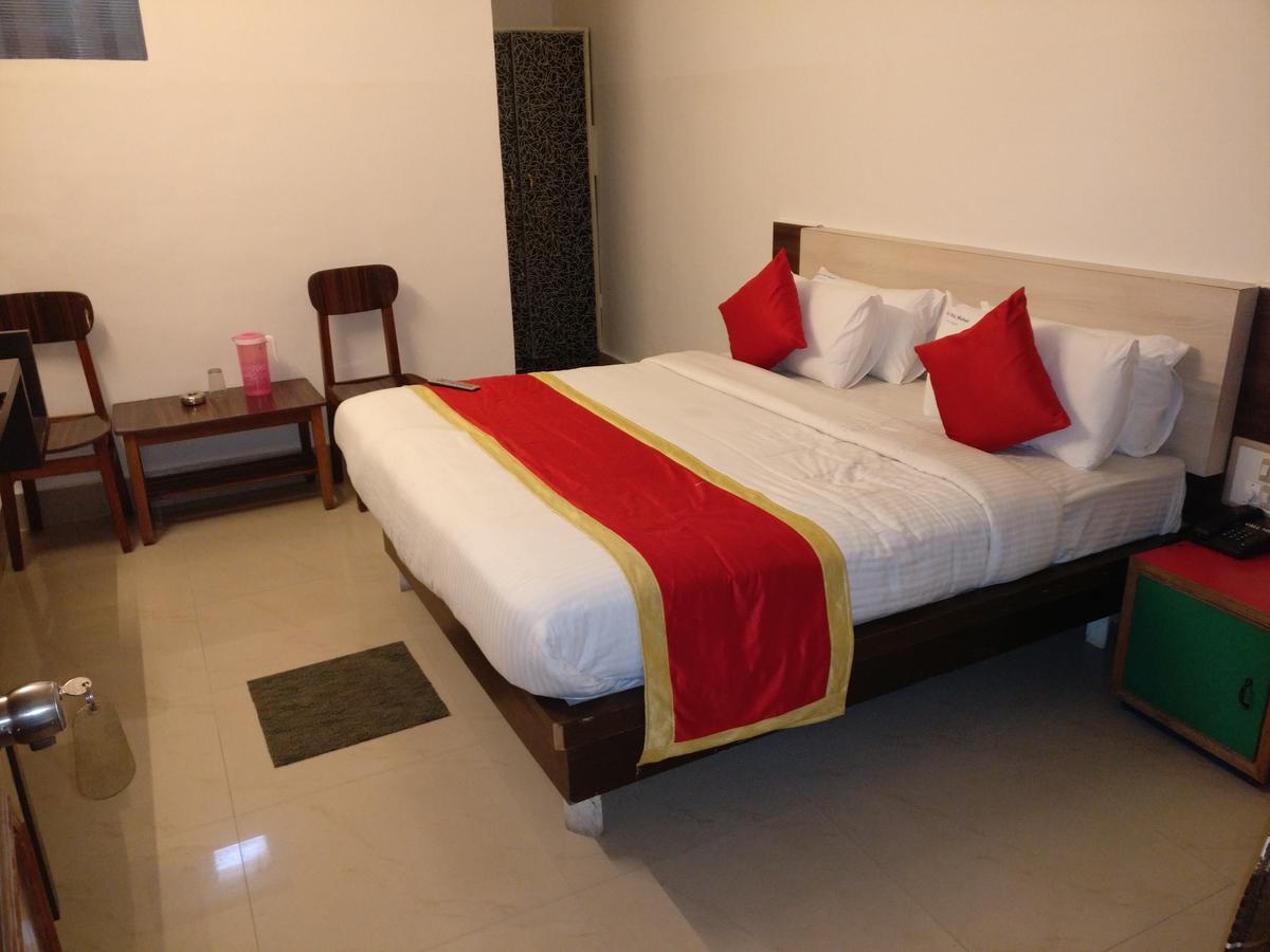 Hotel Raj Mahal Chikmagalūr Exterior foto